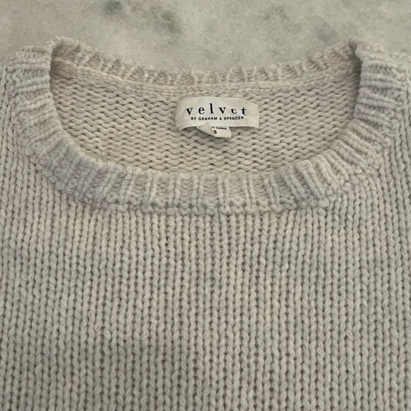 Velvet sweater with Fringe detail - Picture 2 of 5